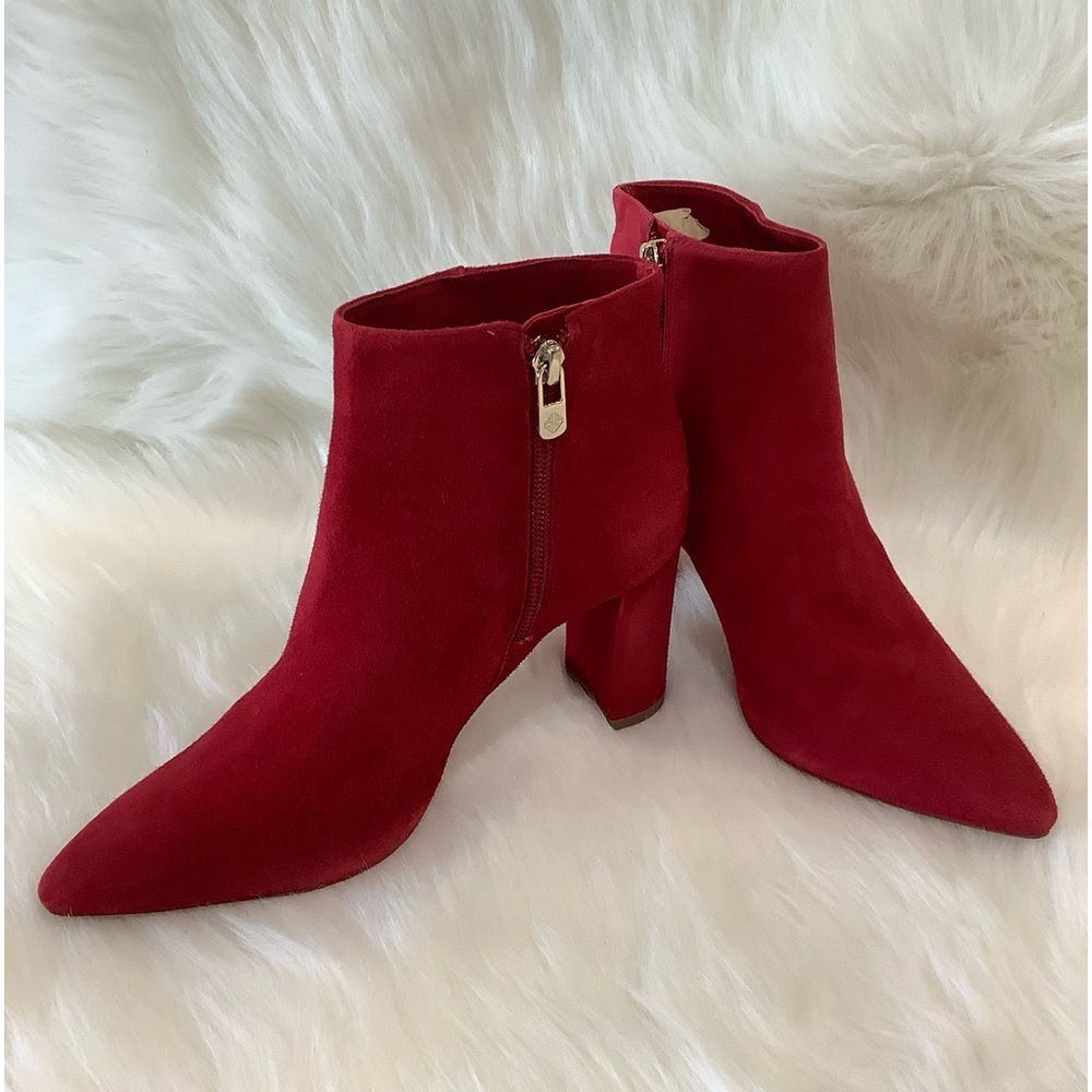 🎈Antonio Melani Shahn Red Booties🎈